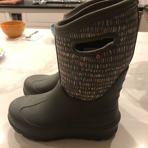 Girls bog boots